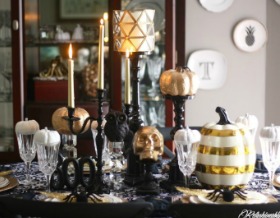 13 Spooky Halloween Table Settings