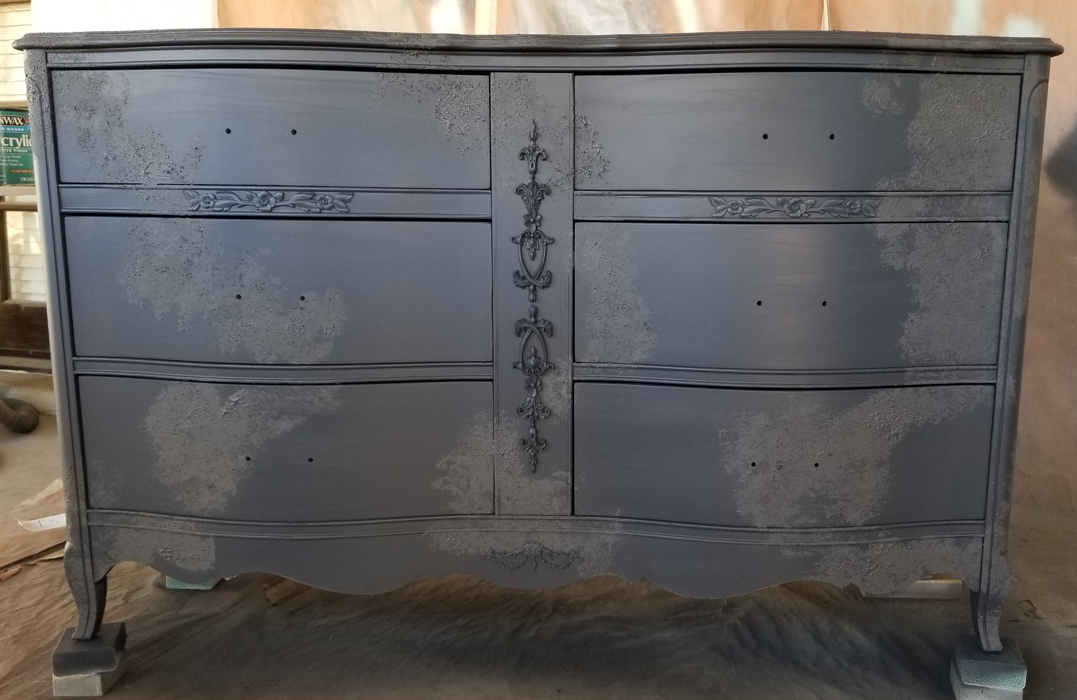 How to update furniture with paint, the easy way! Refinishing outdated furniture can be easy with Velvet Finishes. See our tutorials.